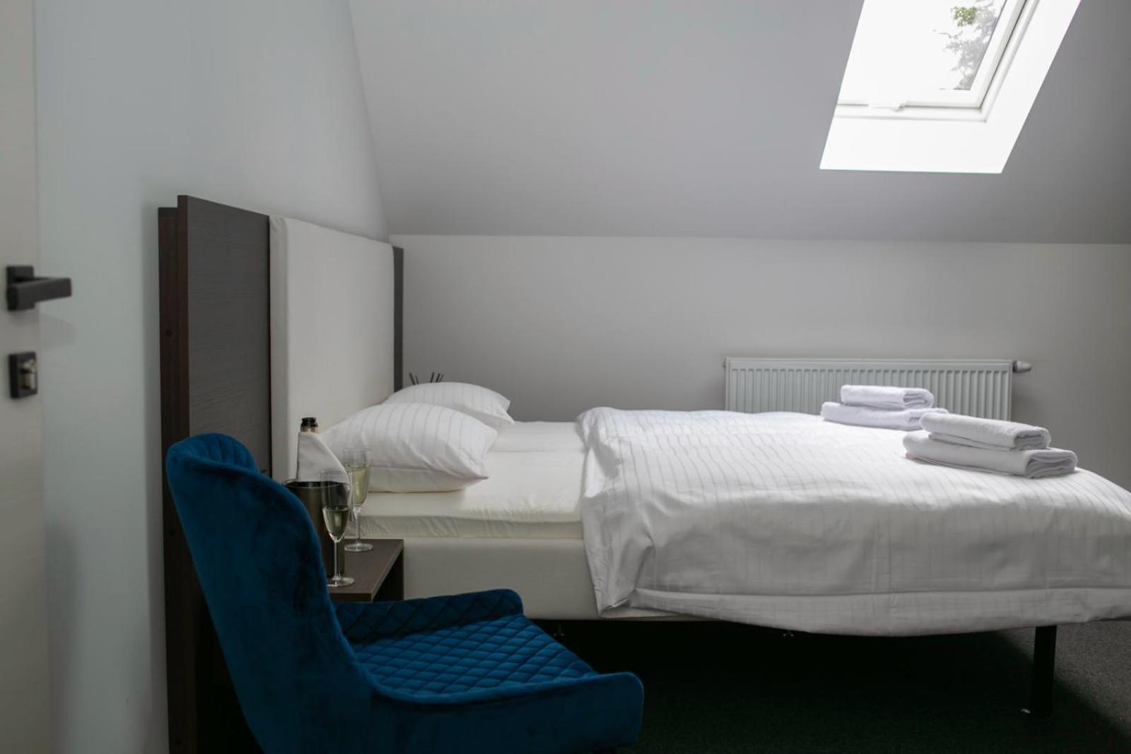 Golden Golem Hotel & Spa Prague Extérieur photo