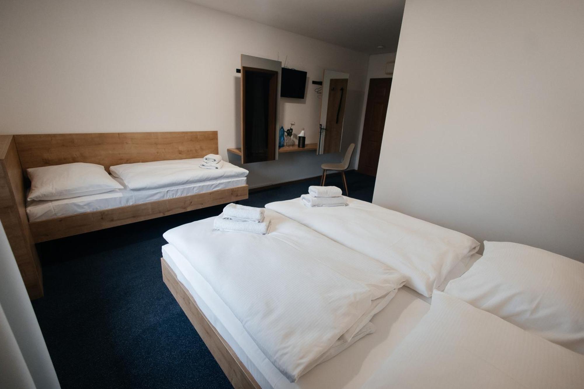 Golden Golem Hotel & Spa Prague Extérieur photo