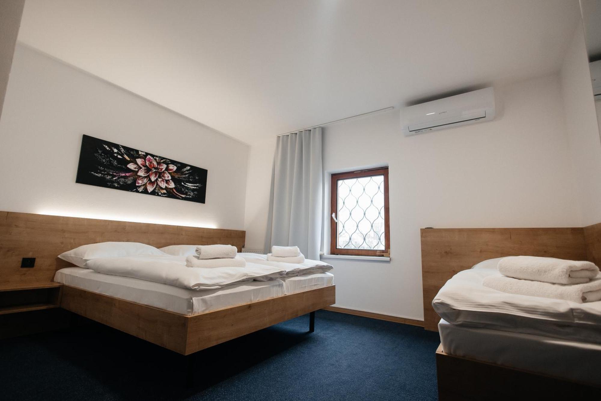 Golden Golem Hotel & Spa Prague Extérieur photo