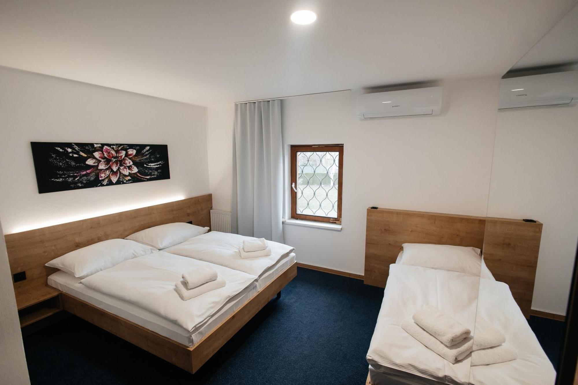 Golden Golem Hotel & Spa Prague Extérieur photo