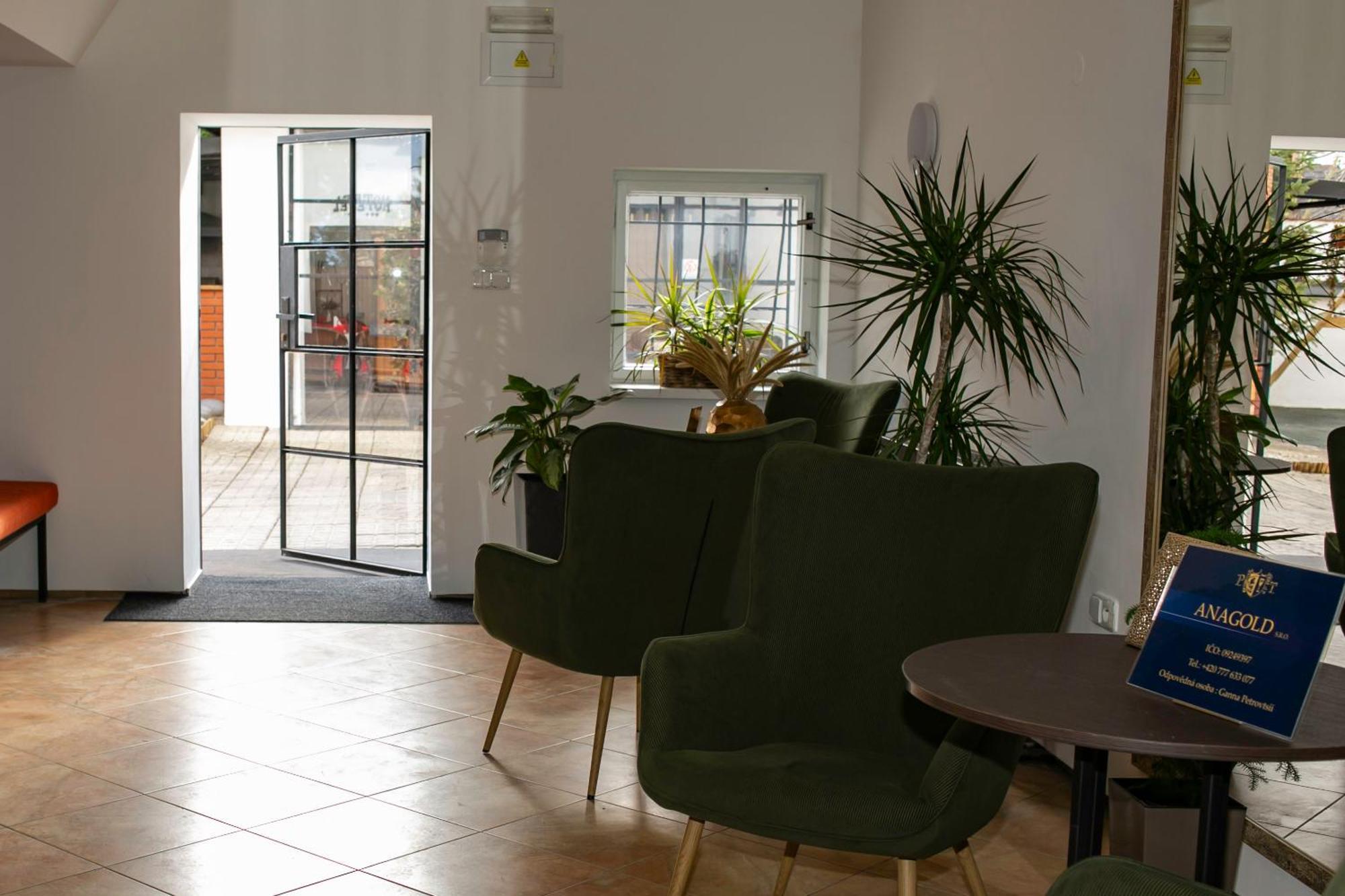 Golden Golem Hotel & Spa Prague Extérieur photo