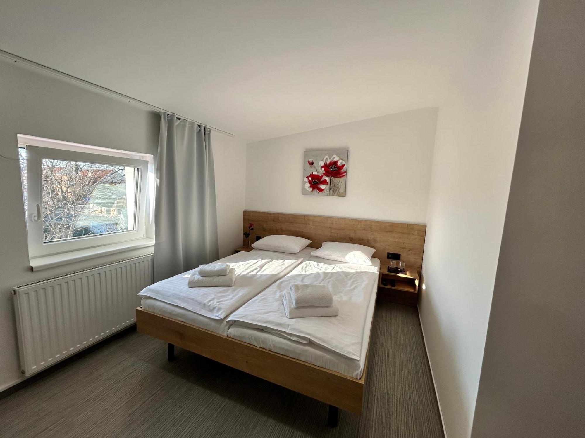 Golden Golem Hotel & Spa Prague Extérieur photo