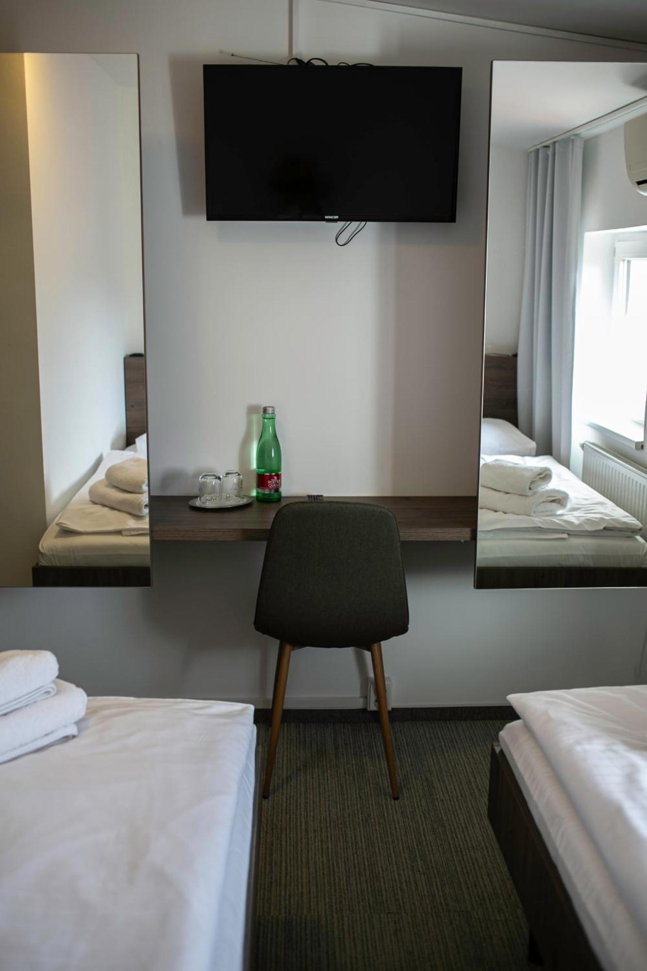 Golden Golem Hotel & Spa Prague Extérieur photo